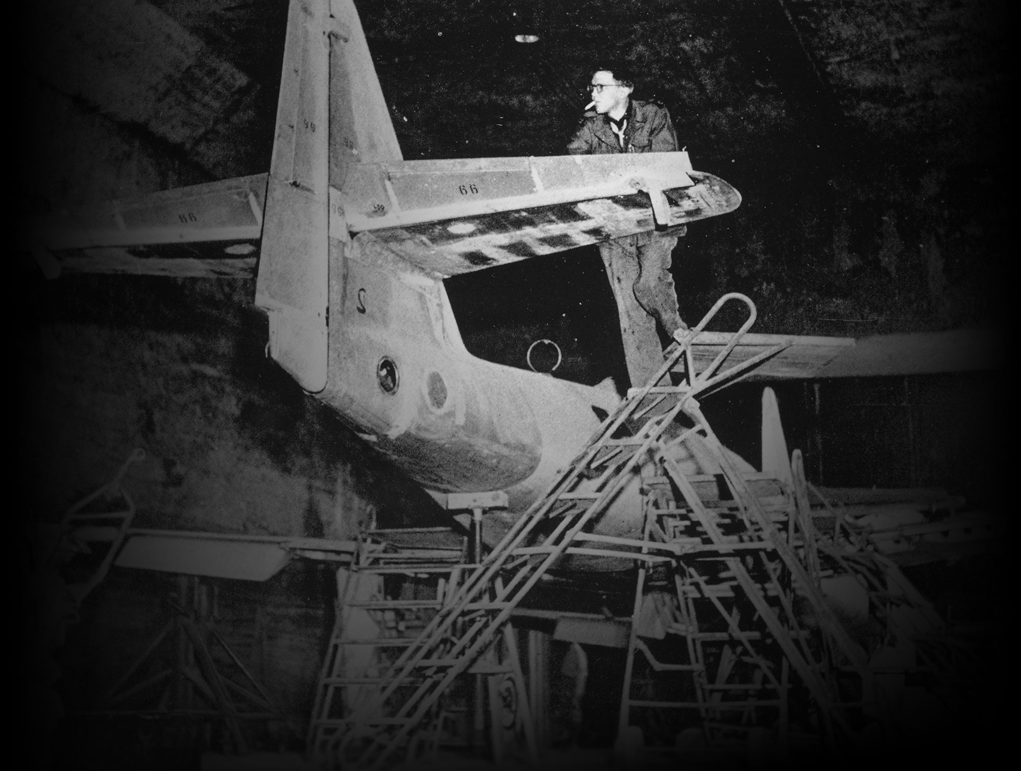 Montage der Me 262 in den Anlagen am Walpersberg